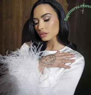 Demi Lovato / ddlovato / demi_lovato nude photo #0948