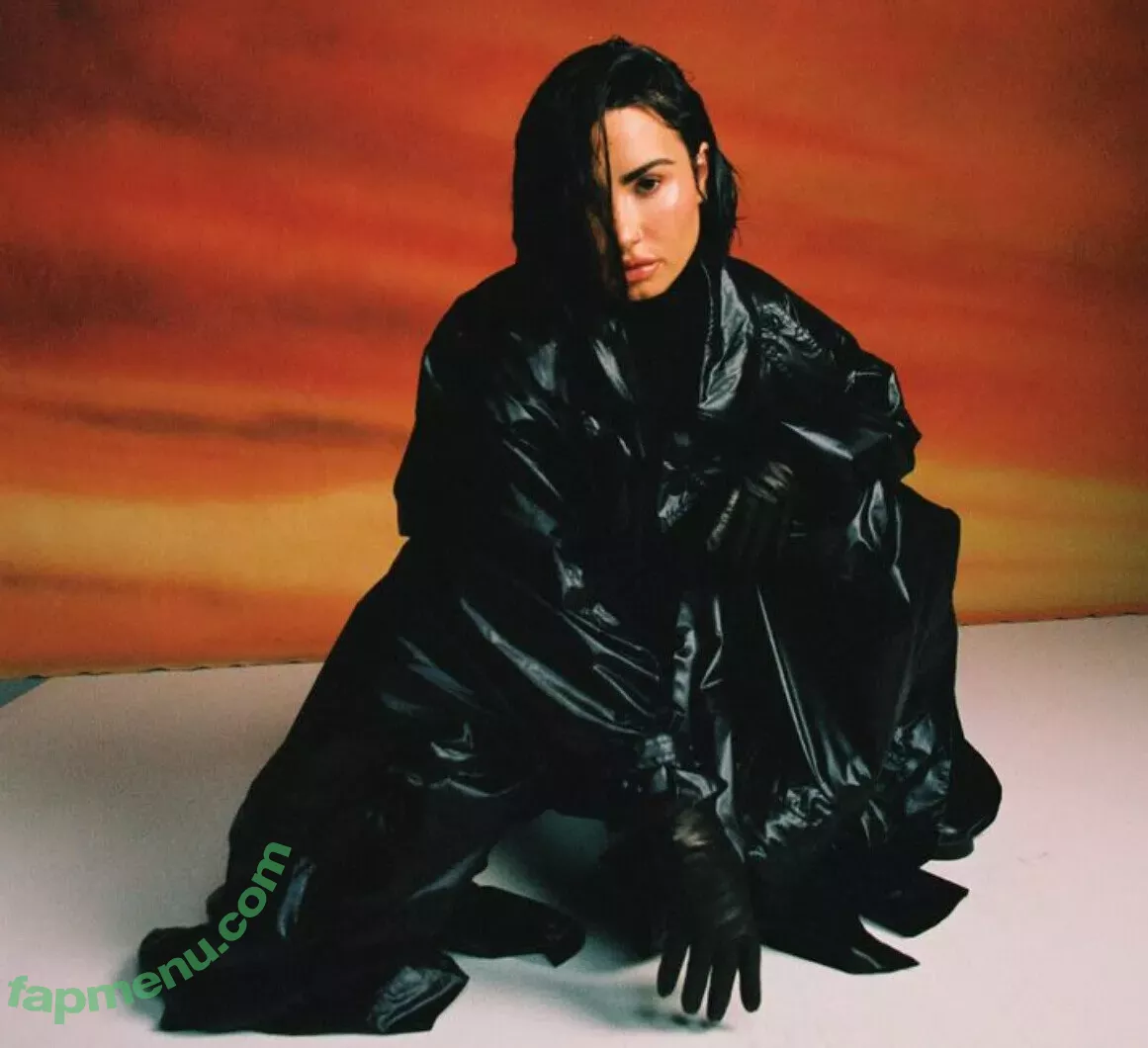 Demi Lovato nude photo #0046 (ddlovato / demi_lovato)