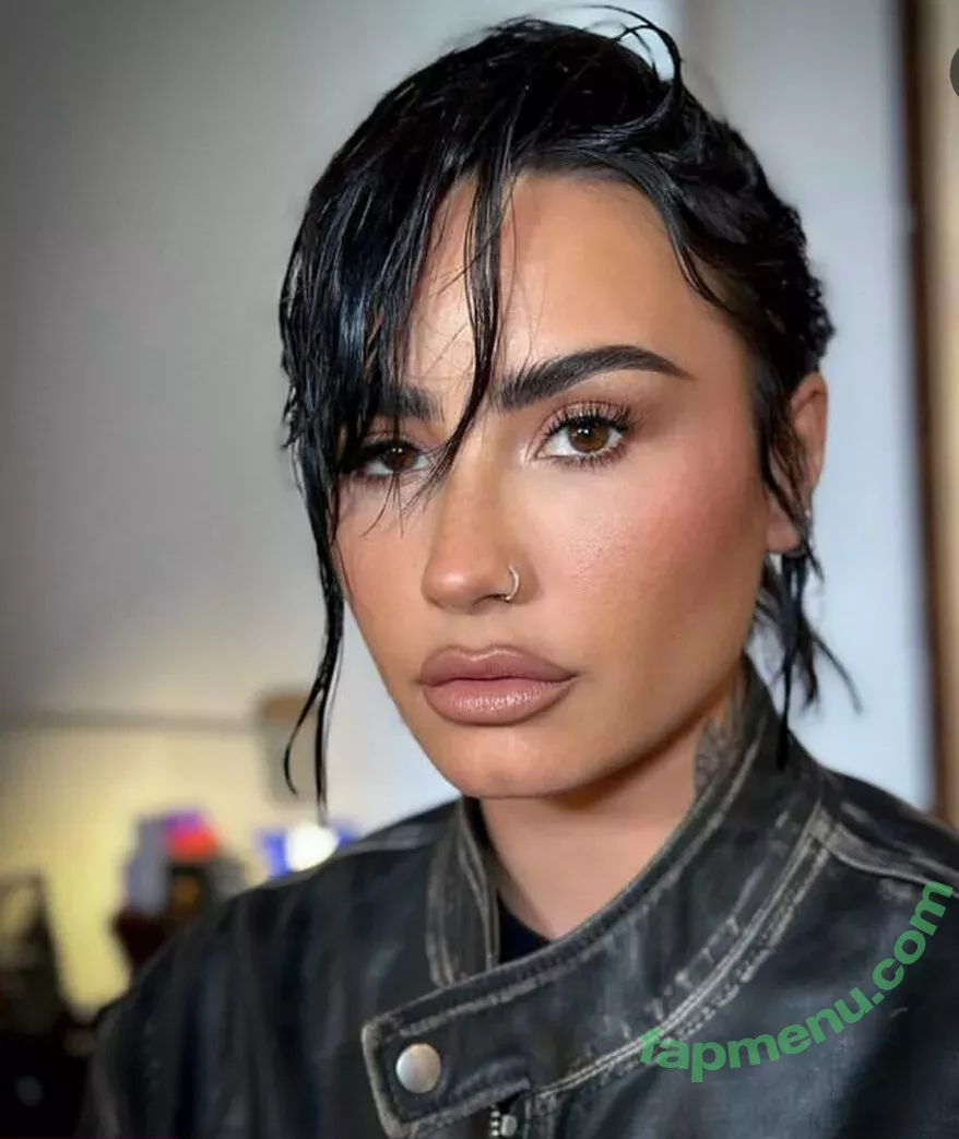 Demi Lovato nude photo #0051 (ddlovato / demi_lovato)