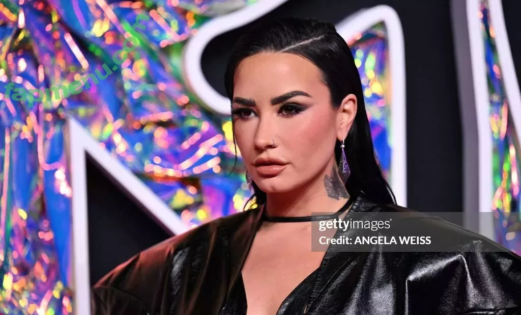 Demi Lovato nude photo #0086 (ddlovato / demi_lovato)