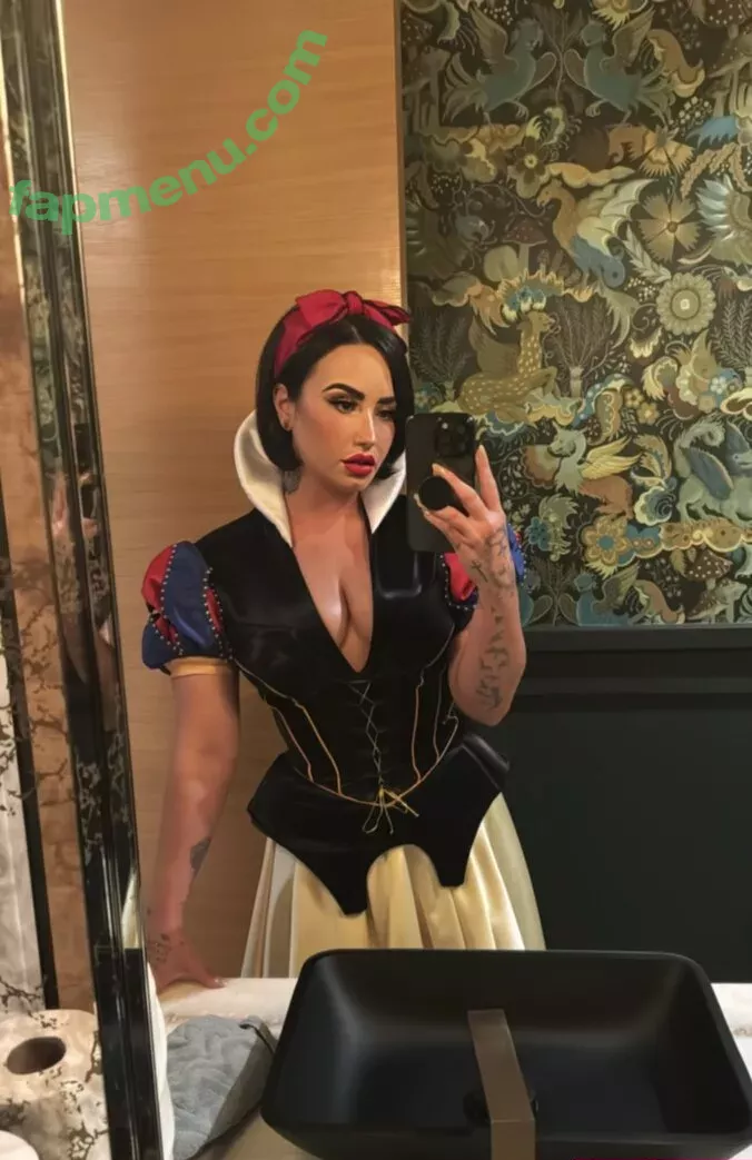 Demi Lovato nude photo #0119 (ddlovato / demi_lovato)