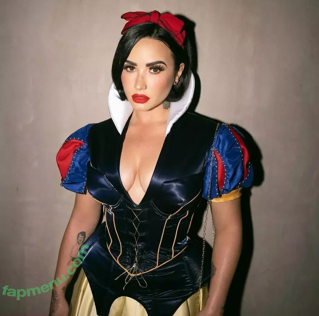 Demi Lovato nude photo #0124 (ddlovato / demi_lovato)