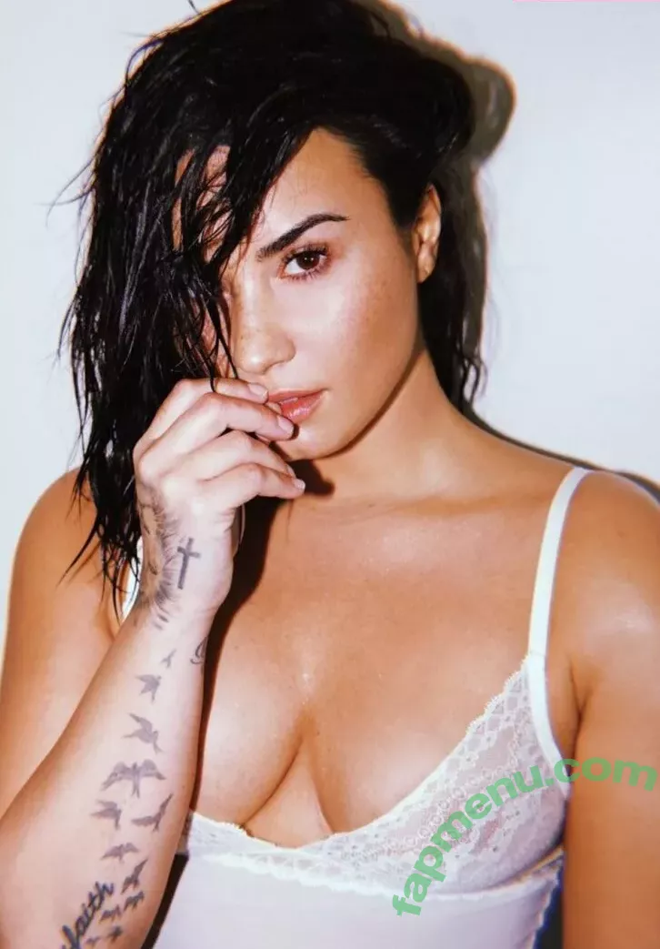 Demi Lovato nude photo #0362 (ddlovato)