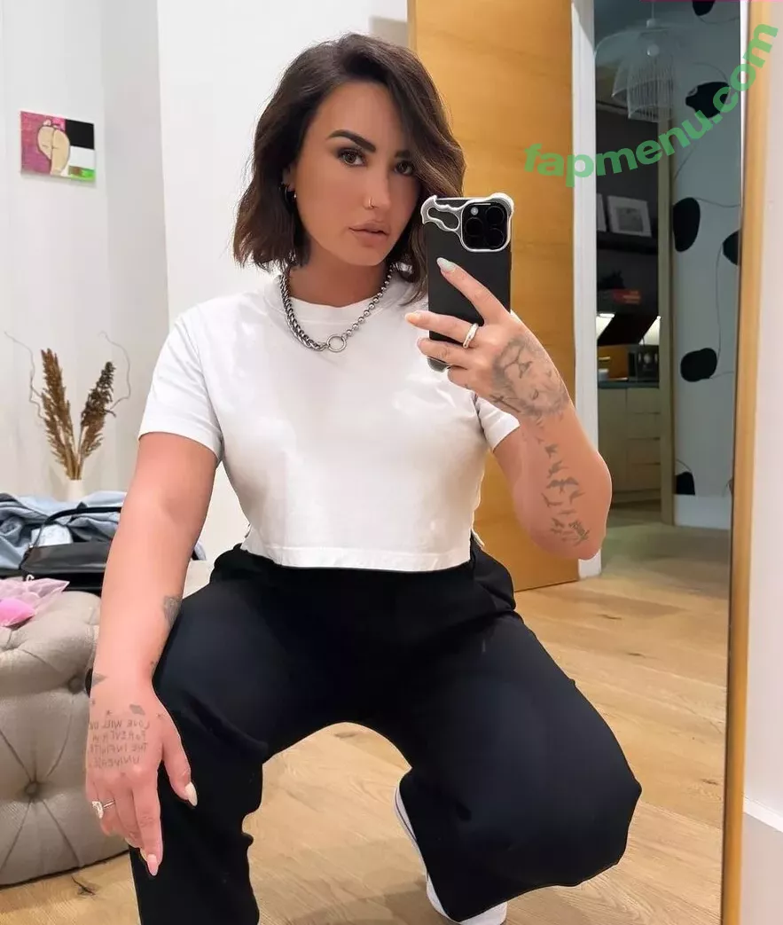 Demi Lovato nude photo #0604 (ddlovato / demi_lovato)