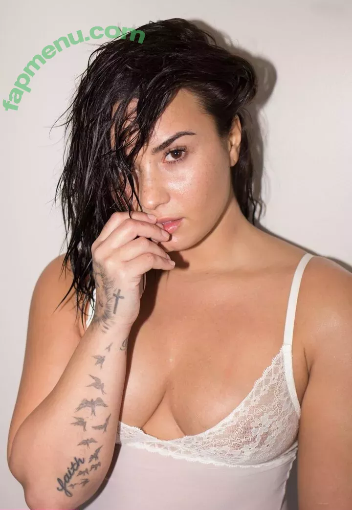 Demi Lovato nude photo #0688 (ddlovato)