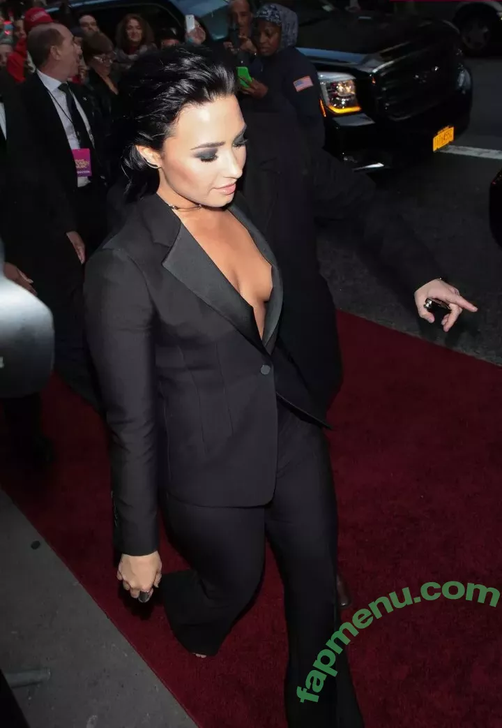 Demi Lovato nude photo #0797 (ddlovato)