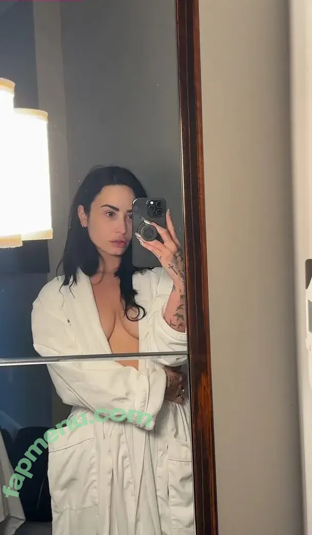 Demi Lovato nude photo #0882 (ddlovato)