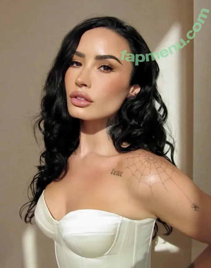 Demi Lovato nude photo #0944 (ddlovato / demi_lovato)