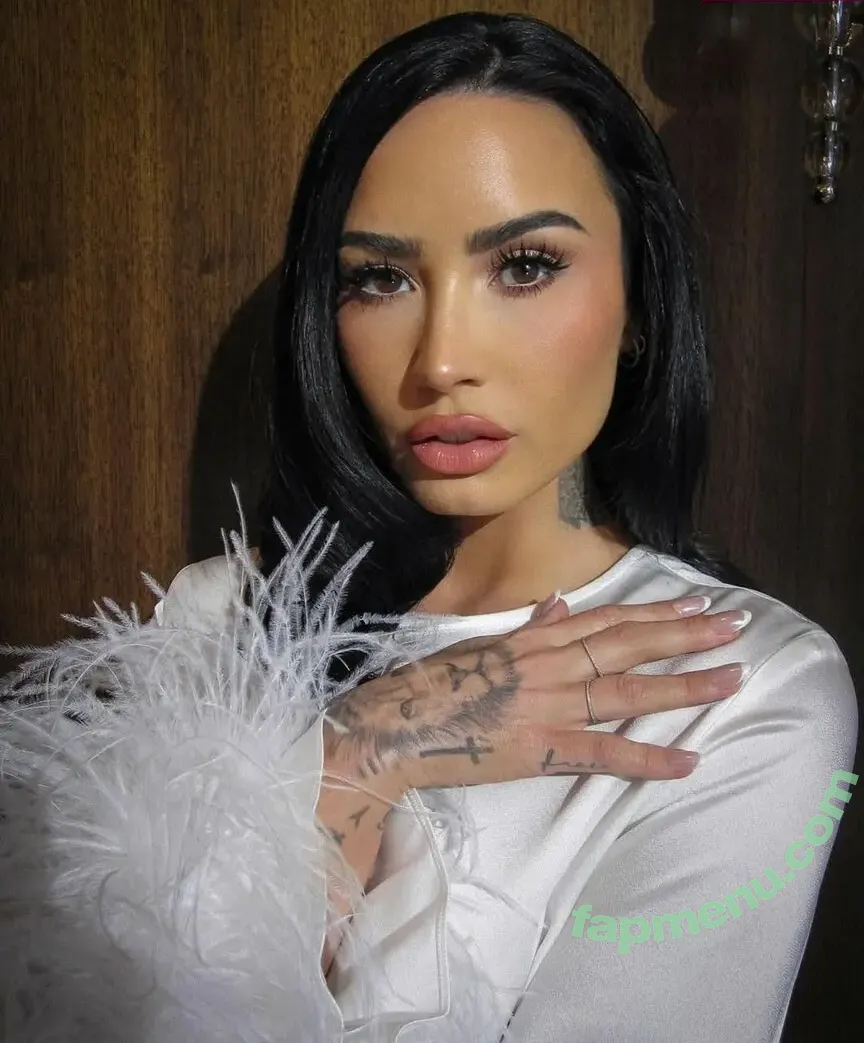 Demi Lovato nude photo #0949 (ddlovato / demi_lovato)