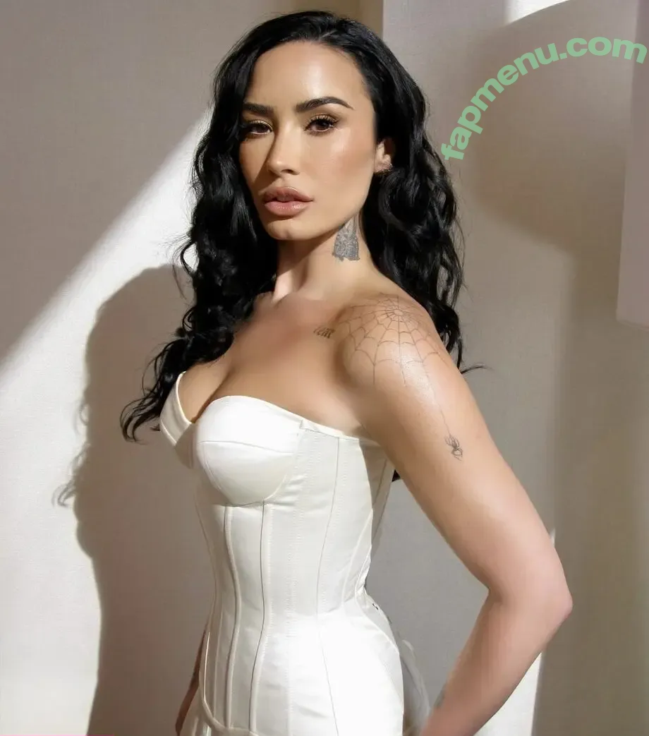 Demi Lovato nude photo #0952 (ddlovato / demi_lovato)