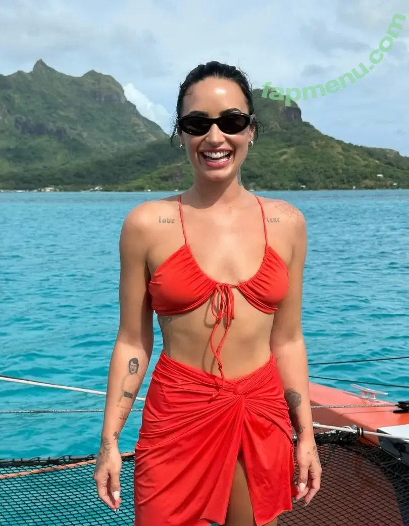 Demi Lovato nude photo #0955 (ddlovato / demi_lovato)