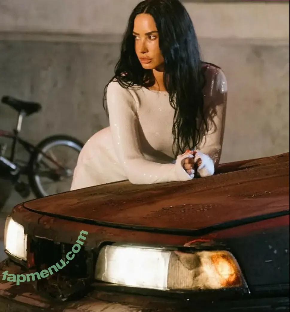 Demi Lovato nude photo #0975 (ddlovato)