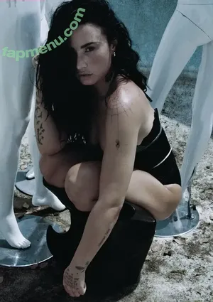 Demi Lovato / ddlovato nude photo #1055