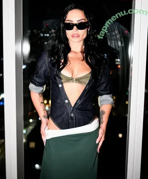 Demi Lovato / ddlovato nude photo #1061