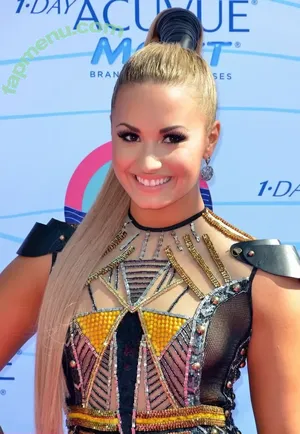 Demi Lovato / ddlovato nude photo #1095