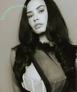 Demi Lovato / ddlovato nude photo #1109