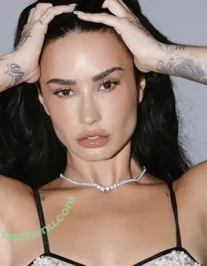 Demi Lovato / ddlovato nude photo #1110