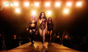 Demi Lovato / ddlovato nude photo #1131