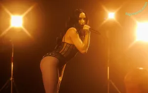 Demi Lovato / ddlovato nude photo #1144