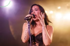 Demi Lovato / ddlovato nude photo #1160