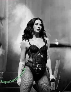 Demi Lovato / ddlovato nude photo #1162