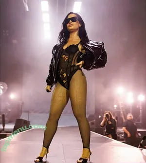Demi Lovato / ddlovato nude photo #1173