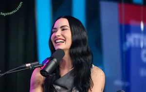 Demi Lovato / ddlovato nude photo #1181