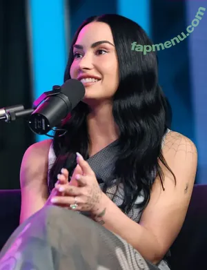 Demi Lovato / ddlovato nude photo #1187