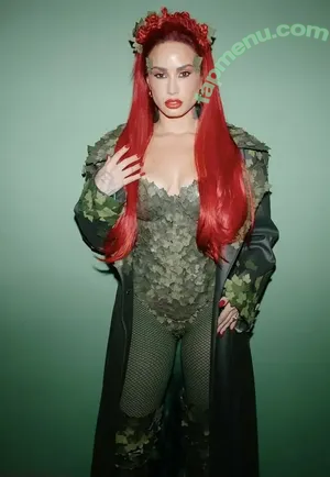 Demi Lovato / ddlovato nude photo #1197