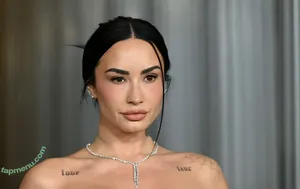 Demi Lovato / ddlovato nude photo #1222