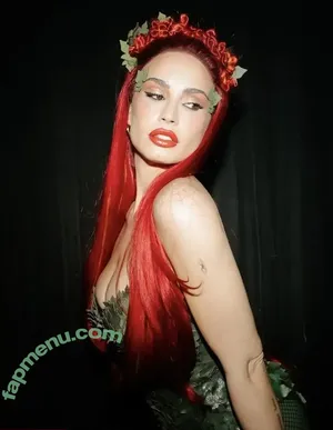 Demi Lovato / ddlovato nude photo #1243