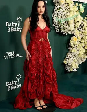 Demi Lovato / ddlovato nude photo #1260