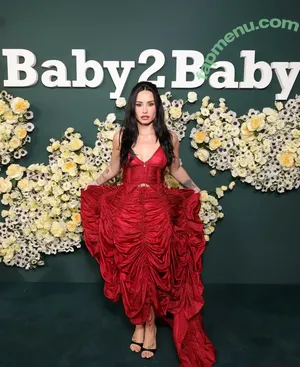 Demi Lovato / ddlovato nude photo #1265