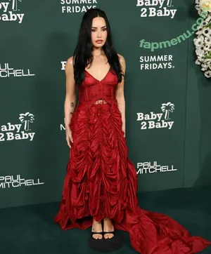 Demi Lovato / ddlovato nude photo #1282