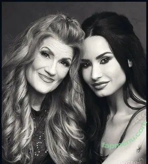 Demi Lovato / ddlovato nude photo #1292