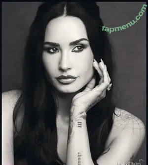 Demi Lovato / ddlovato nude photo #1293