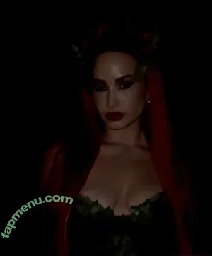 Demi Lovato / ddlovato nude photo #1294