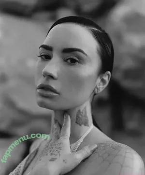 Demi Lovato / ddlovato nude photo #1297