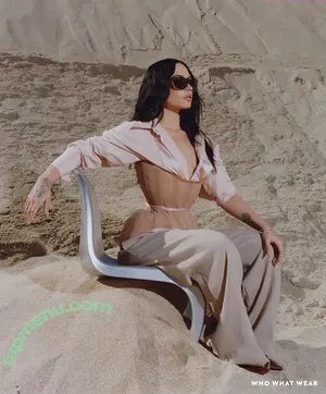 Demi Lovato / ddlovato nude photo #1298