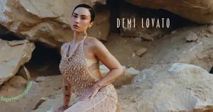 Demi Lovato / ddlovato nude photo #1302