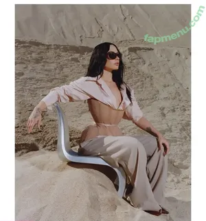 Demi Lovato / ddlovato nude photo #1303