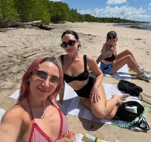 Demi Lovato / ddlovato nude photo #1318