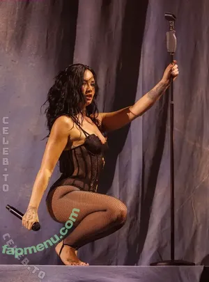 Demi Lovato / ddlovato nude photo #1331