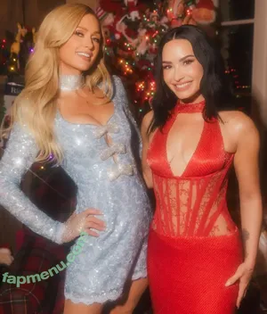 Demi Lovato / ddlovato nude photo #1368