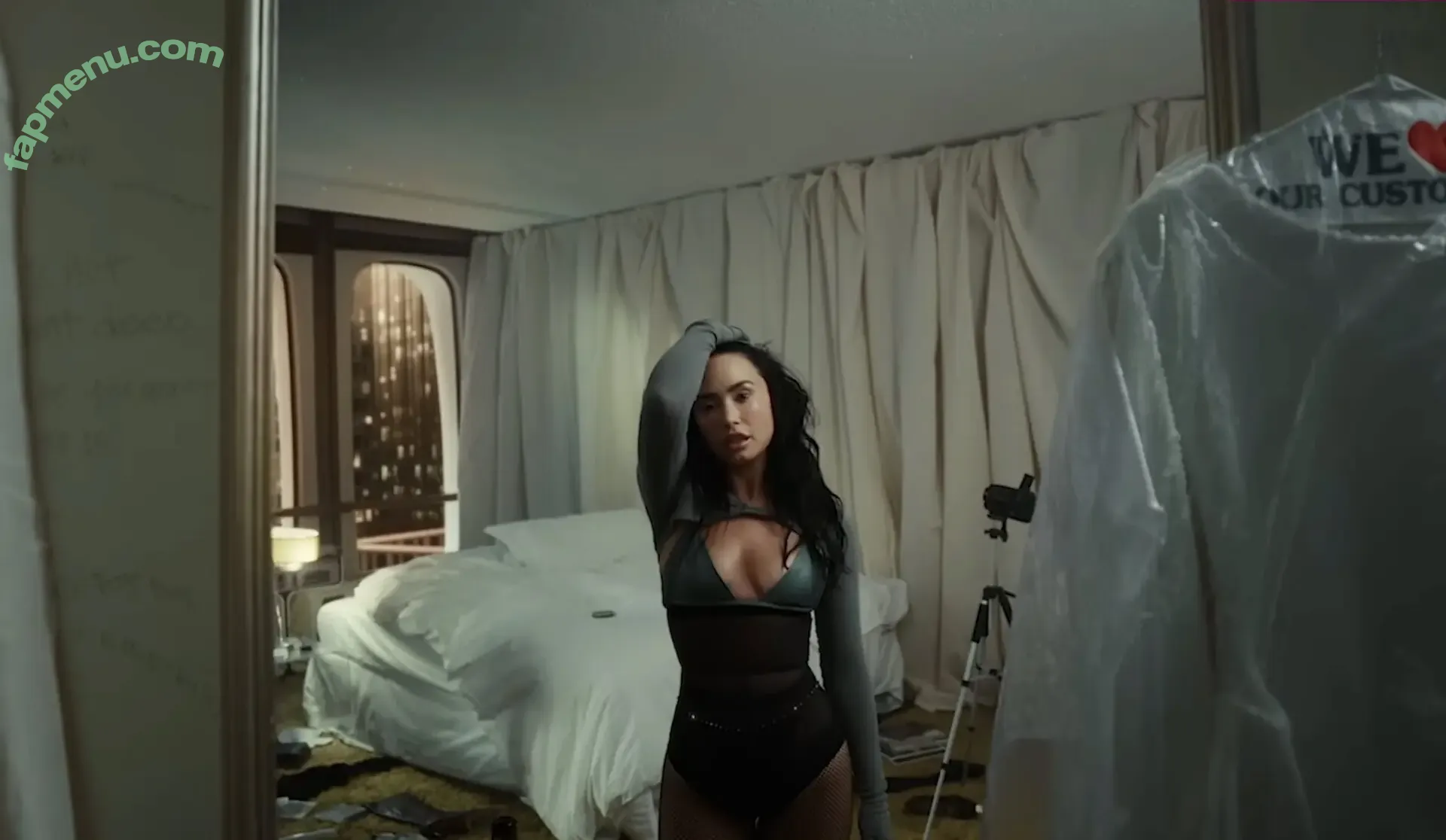 Demi Lovato nude photo #1029 (ddlovato)