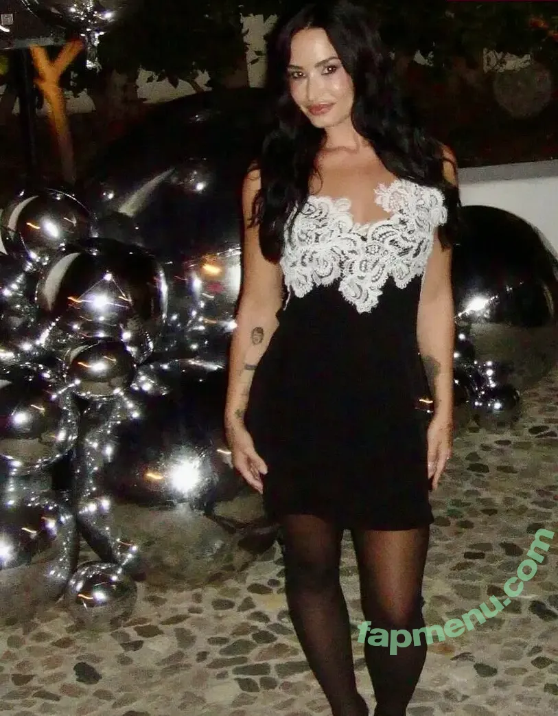 Demi Lovato nude photo #1047 (ddlovato)