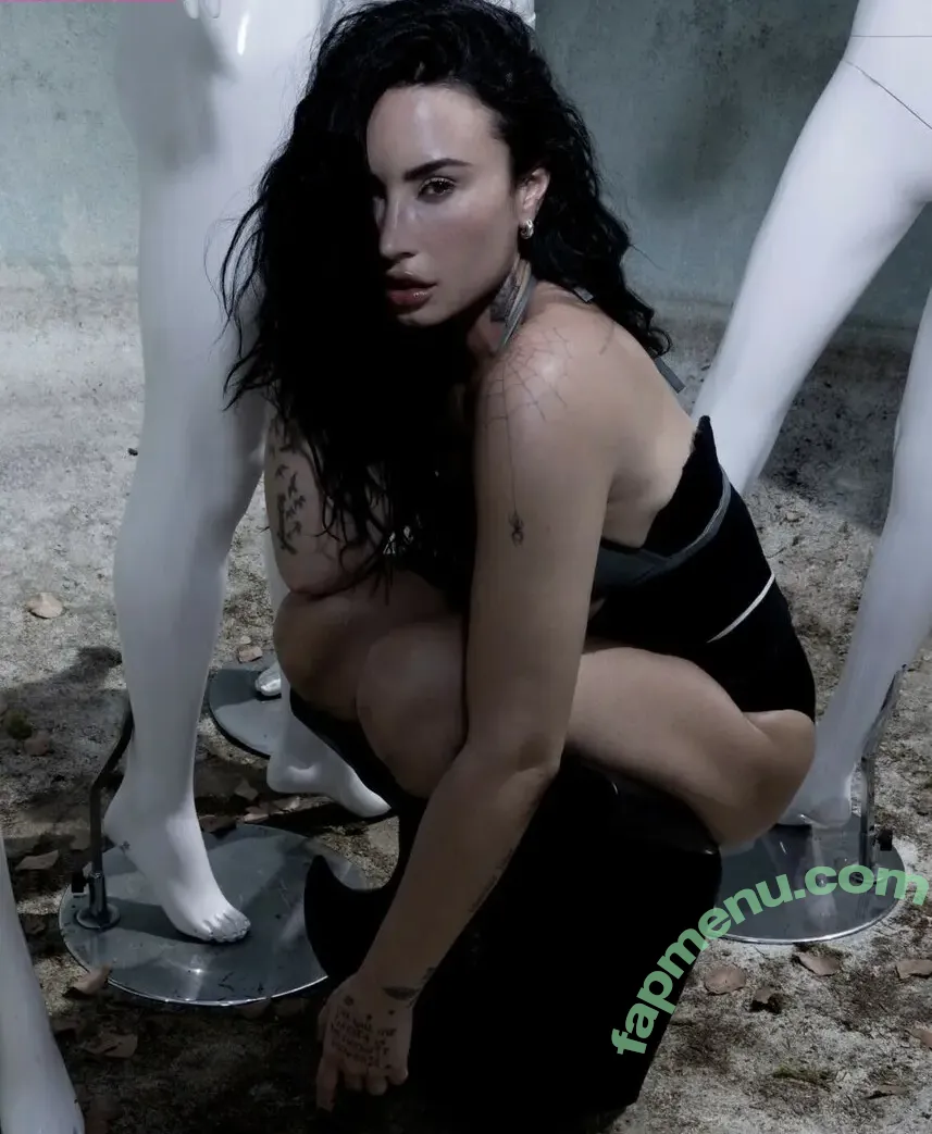 Demi Lovato nude photo #1057 (ddlovato)