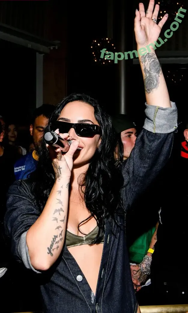 Demi Lovato nude photo #1060 (ddlovato)
