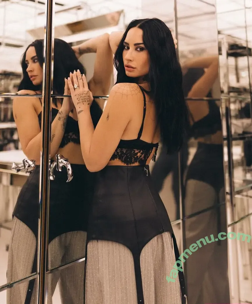 Demi Lovato nude photo #1085 (ddlovato)
