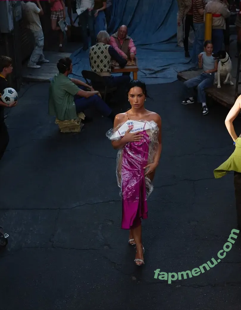 Demi Lovato nude photo #1105 (ddlovato)